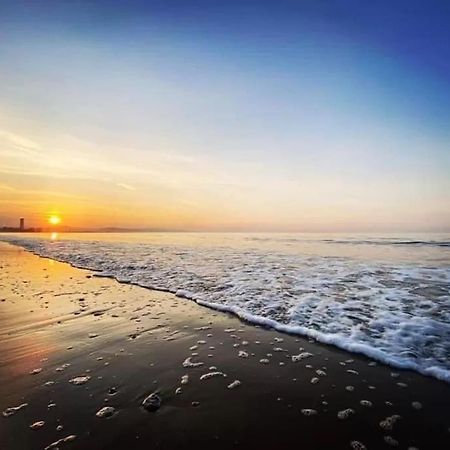 Luxe Living Guest House-Sleeps 6-Private Parking-Free Wifi-Beach-City سوانسي المظهر الخارجي الصورة